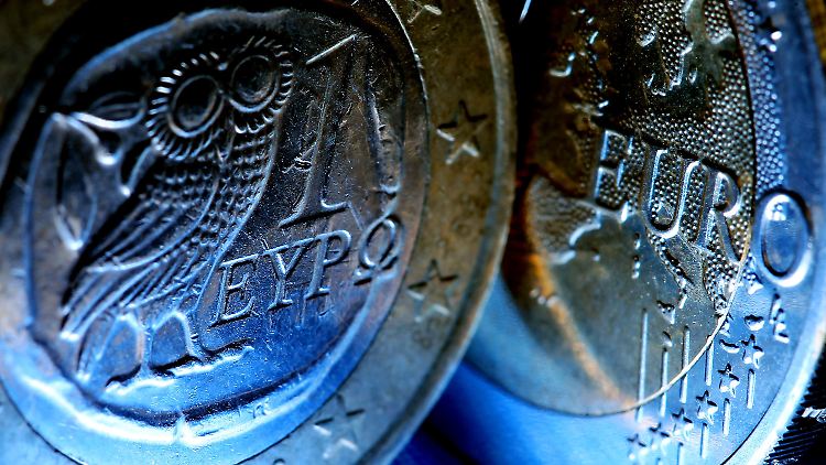 Griechenland wird mit Milliardenkrediten vor der Pleite bewahrt.