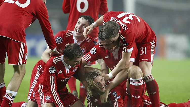 Seltener Glücksmoment im Bayern-Trikot: Anatolij Timoschtschuk steht a.) auf dem Platz und schießt b.) auch noch ein Tor.