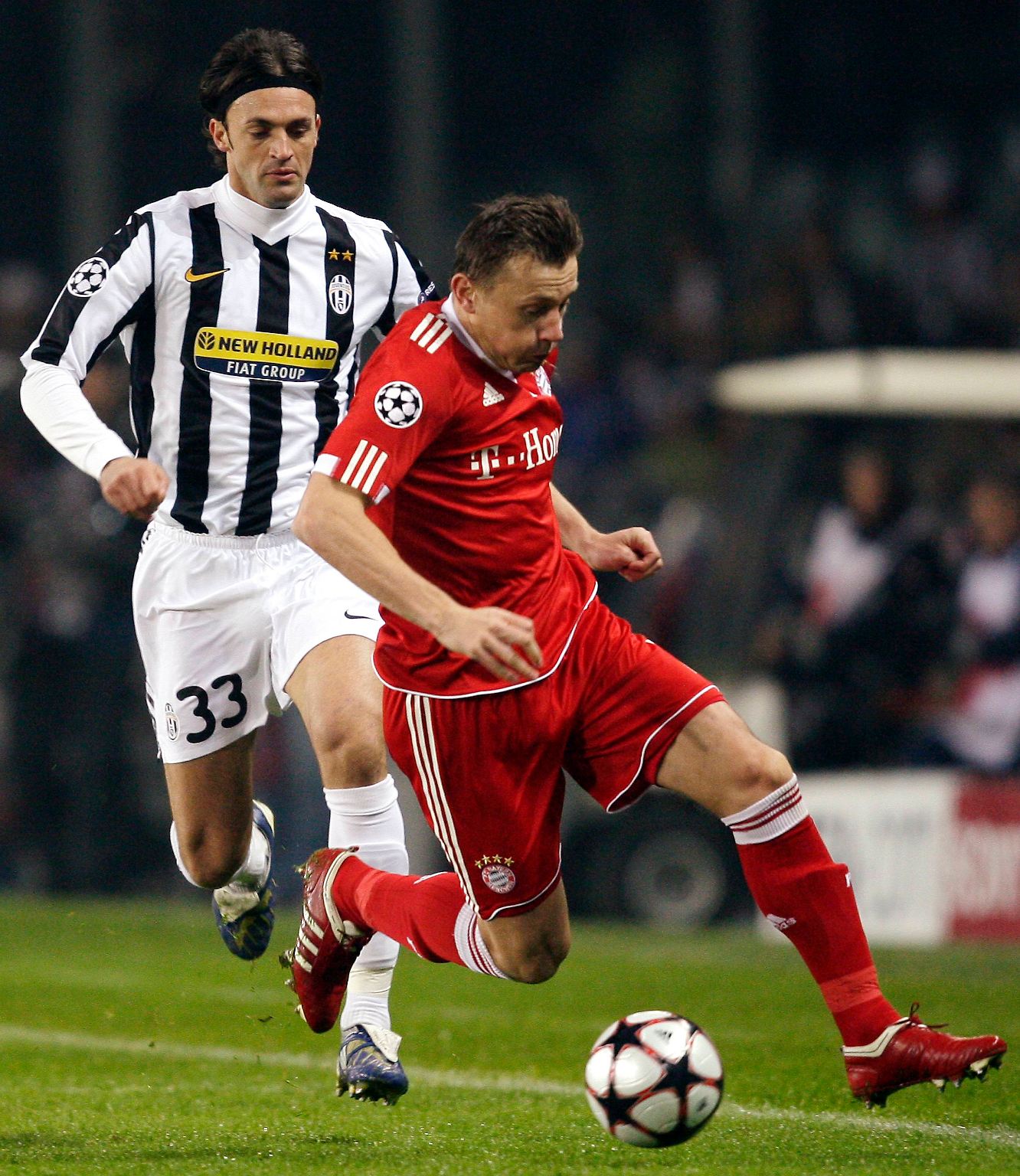 Die Ausgangssituation für die Bayern war vor dem Gastspiel bei Juventus Turin denkbar einfach: Siegen oder aus der Champions League fliegen, also in die Europa League absteigen. Ein Horrorszenario, das den Münchnern Beine machte.