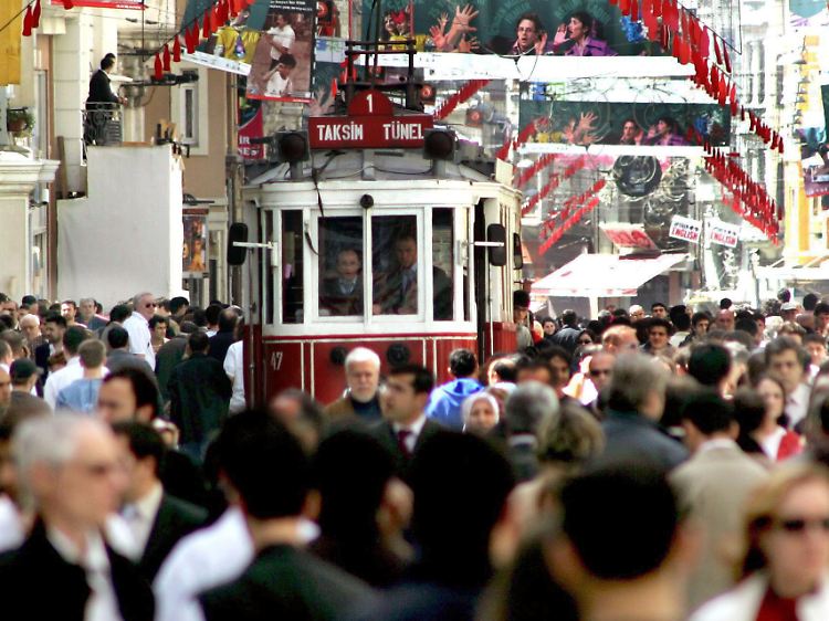 Auch als Shopping-Ziel beliebt: Touristen zieht es in Istanbul ...