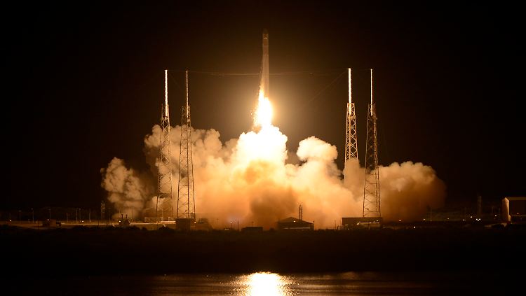 Endlich erfolgreich: Die Falcon-9-Rakete mit dem "Drachen" beim Start in Cape Canaveral.