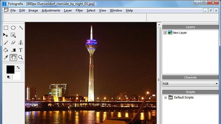 Obwohl es nur 400 KByte groß ist, bietet Fotografix sogar die Arbeit mit Ebenen.