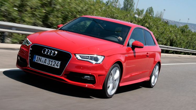 Der Dreikampf in der Premium-Kompaktklasse ist voll entbrannt. Audi setzt dabei auf äußerliche Evolution.
