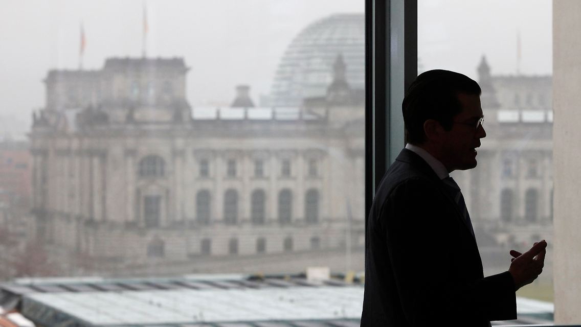 Guttenberg hatte den Rot-Kreuz-Bericht über zivile Opferzahlen bereits am 6. November erhalten.