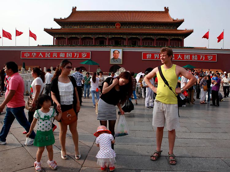 Versuch einer Planwirtschaft: Unter misstrauischen Blicken öffnet sich China in Richtung Westen.