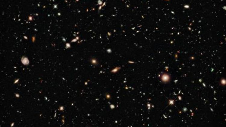 Galaxien aus der Zeit "kurz nach dem Urknall": Zwei Tage lang belichtete "Hubble" eine scheinbar leere Region.