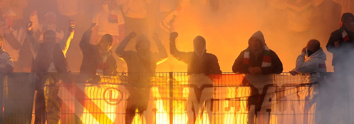 Die Fans von Legia Warschau sind ihren Gegner sehr feindlich gesinnt.