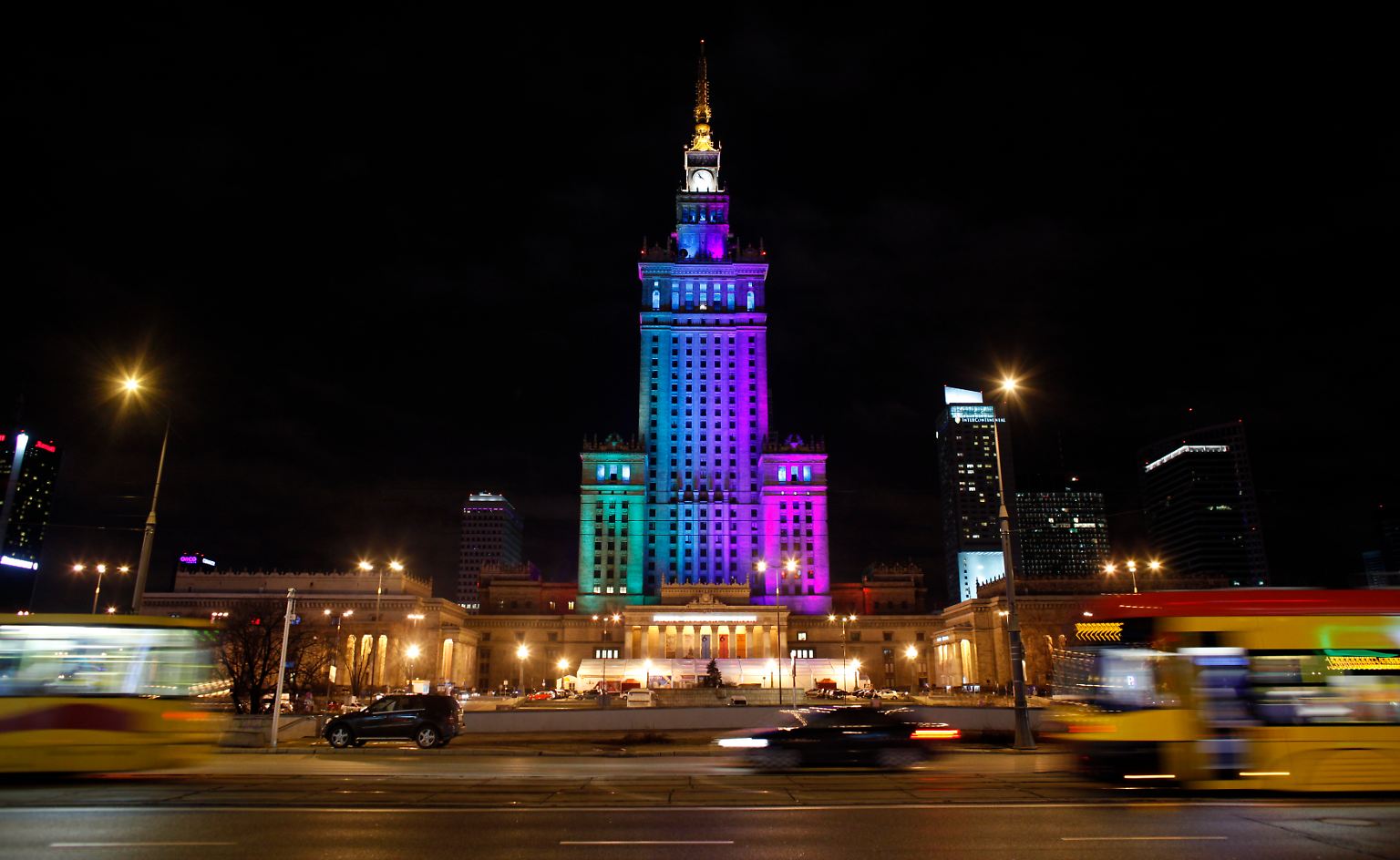 In Polen gilt die EM-Stadt Warschau längst als Partyzentrum. Nach Feierabend ... 