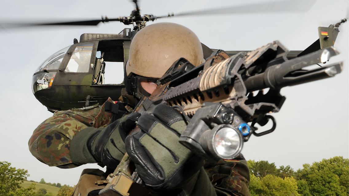 Angehörige der Bundeswehr-Elite-Einheit KSK üben im unterfränkischen Hammelburg für den Ernstfall (Archivbild 2008).