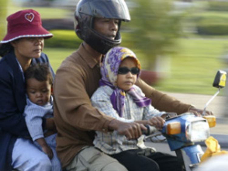 Verkehrsmittel Nummer eins: das Moped.