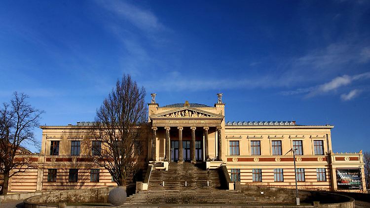 Das Museumsgebäude von Schwerin, 1877-82 von Hermann Willebrand errichtet: Das ehemalige Großherzogliche Museum beinhaltet die größte Kunstsammlung des Landes Mecklenburg-Vorpommern.
