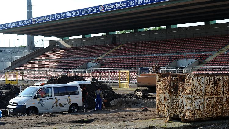Das "Städtische Stadion an der Grünwalder Straße" wird gerade umgebaut.