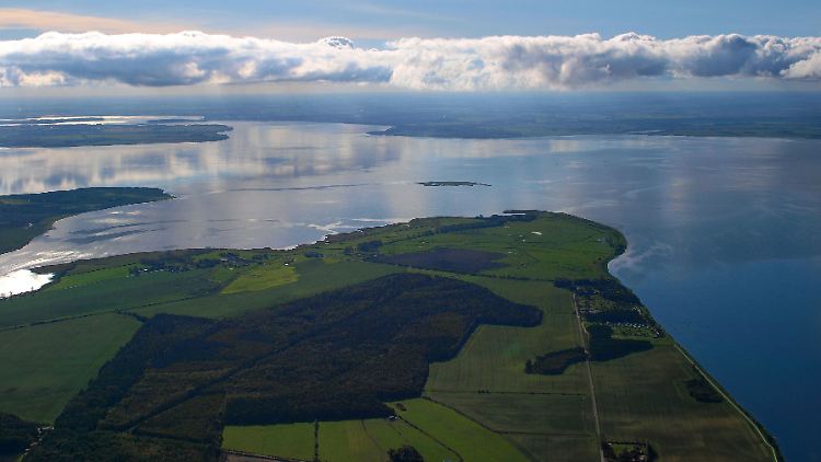 Viel Fläche für wenig Menschen: Mit rund 4200 Hektar ist Ummanz die fünftgrößte deutsche Ostseeinsel, doch angesichts von nur 274 Einwohnern eines der am dünnsten besiedelten Gebiete der Bundesrepublik.