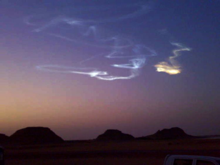Nach dem Eintritt in die Erdatmosphäre zerplatzte ein 80 Tonnen schwerer Steinmeteorit in 37 Kilometern Höhe über dem Nord-Sudan.
