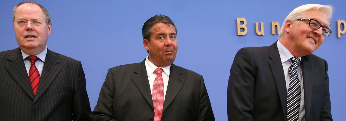 Freiwilliger vor - Steinbrück, Steinmeier und Gabriel wollen den Kandidaten erst nach der Niedersachsen-Wahl im Januar küren.