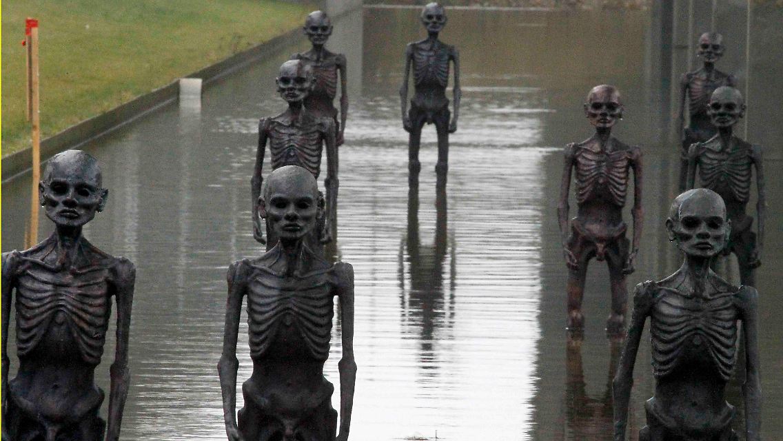 Die Verantwortung der Industriestaaten für die Klimafolgen in den armen Ländern ist unbestritten - Streit gibt es um die Teilung der Lasten. Das Bild zeigt die Installation "Der Puls der Welt" vor dem Kongresszentrum in Kopenhagen.