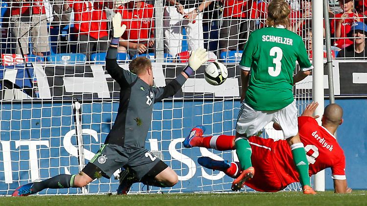 Fünf Tore beim 3:5 gegen die Schweiz: "Was soll ich dazu sagen?", meinte der geschockte Gladbacher.