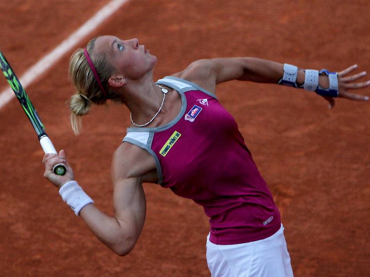 Blick nach oben: Qualifikantin Dinah Pfizenmaier überrascht bei den French Open - vielleicht auch die Nr. 1 Wiktoria Asarenka?