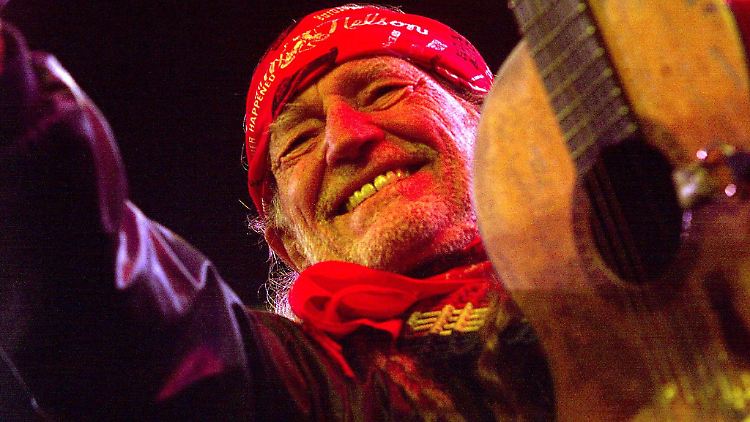 Willie Nelson beweist mit seiner neuen Platte, dass er unschlagbar ist. 