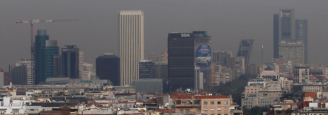 Panoramablick auf den Finanzdistrikt in Spanien.