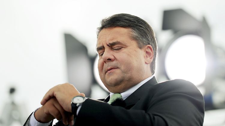 Deutschland müsse Griechenland zeigen, dass das Hilfspaket ernst gemeint sei, sagt Gabriel.