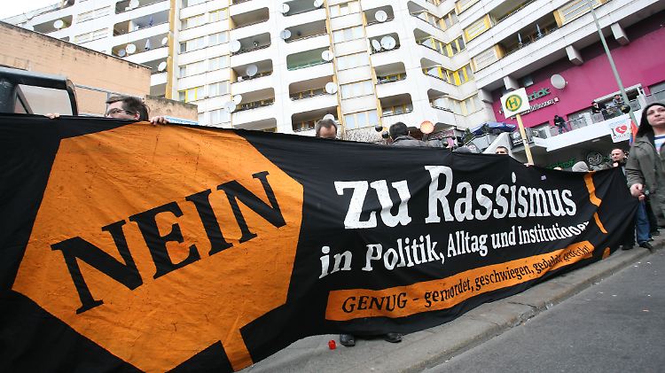 21. März 2012: Am Internationalen Tag gegen Rassismus demonstrieren in Berlin mehrere hundert Menschen gegen Rassismus und Fremdenfeindlichkeit.