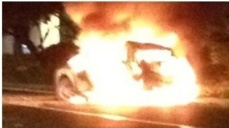 Der Taxifahrer und seine zwei Passagiere kamen bei dem Unfall ums Leben.