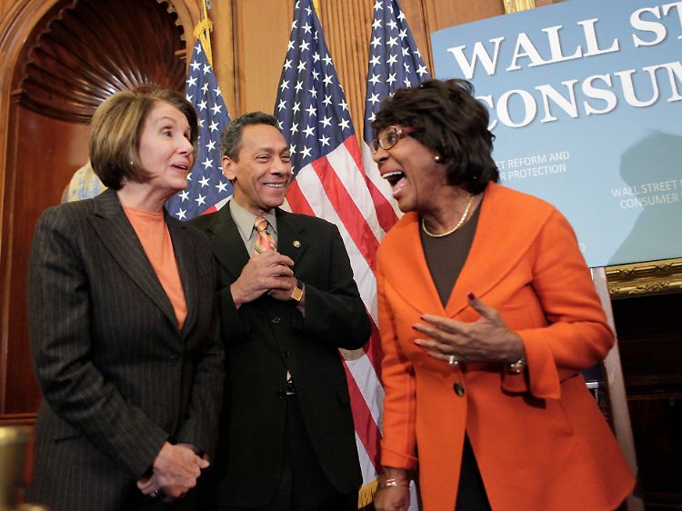 Gute Laune bei der Demokratin Nancy Pelosi (l.) und ihren Kollegen Melvin Watt und Maxine Waters.