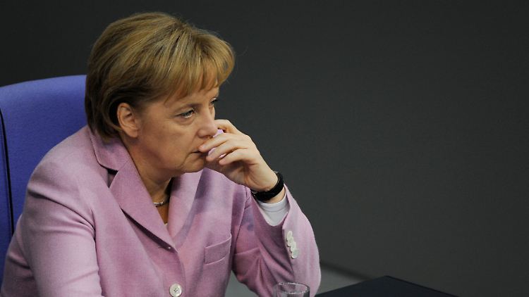 Merkel soll nach dem Willen der Opposition die "Karten auf den Tisch legen".