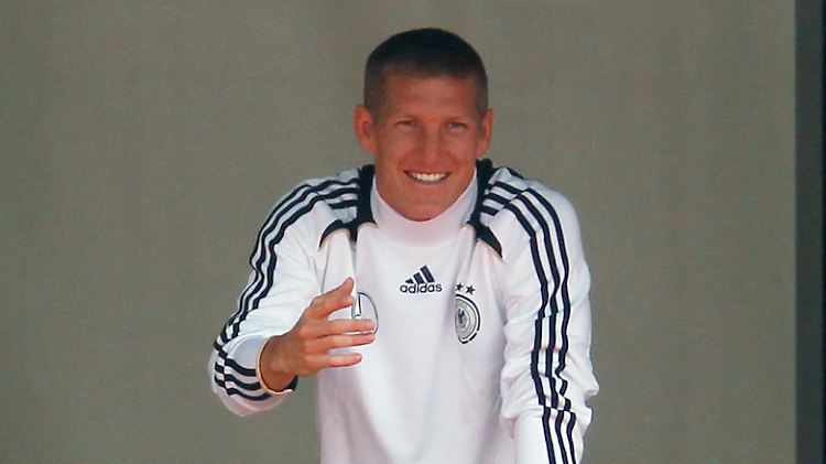 Fahrradfahren geht aber: Bastian Schweinsteiger.
