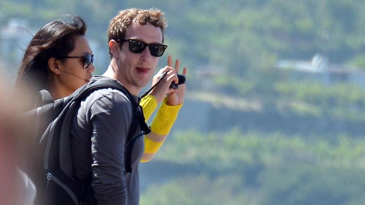 Mark Zuckerberg mit seiner Frau Priscilla Chan auf der italienischen Insel Capri.