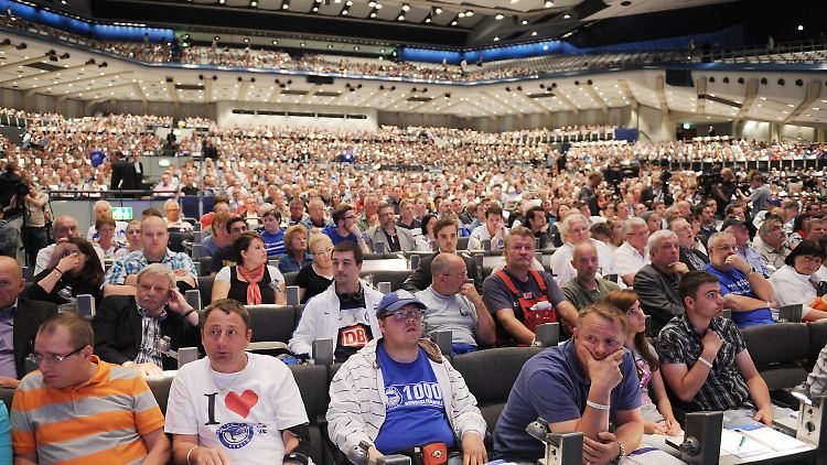 Volles Haus im Berliner Kongresszentrum: Mitgliederversammlung bei Hertha BSC.
