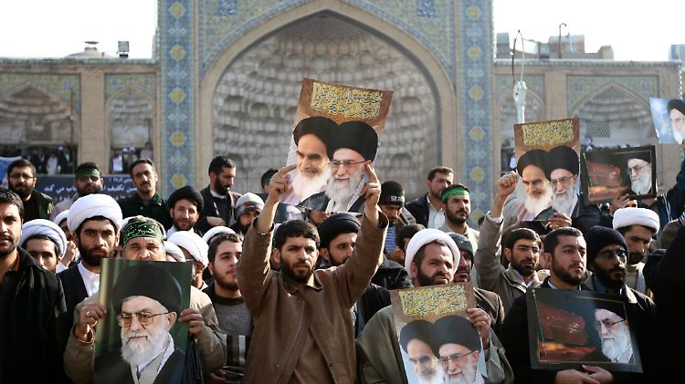 Proteste gegen die Opposition in Teheran.