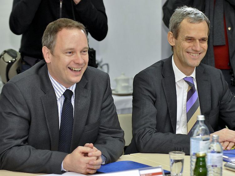 Bayerns Finanzminister Fahrenschon (l.) und BayernLB-Chef Michael Kemmer sehen ihre Möglichkeiten ausgereizt.