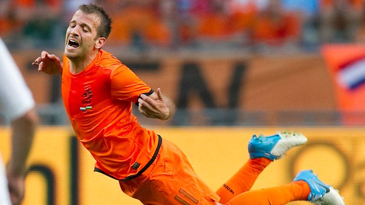 Abflug ins Ruhrgebiet? Rafael van der Vaart.