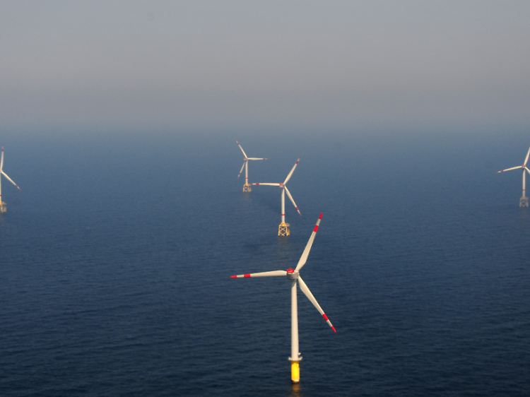 Im Norden vor der Küste entsteht künftig viel Strom. Der muss in den Süden.