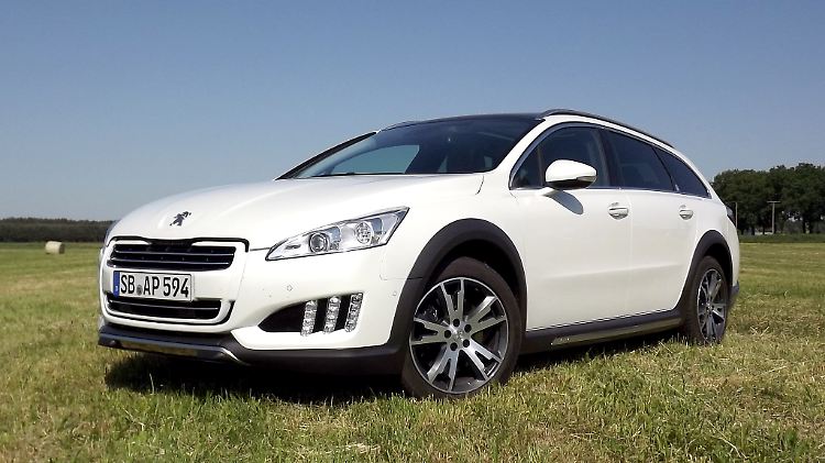 Der Peugeot 508 RXH vermittelt einen Hauch von Abenteuer und beruhigt das grüne Gewissen.