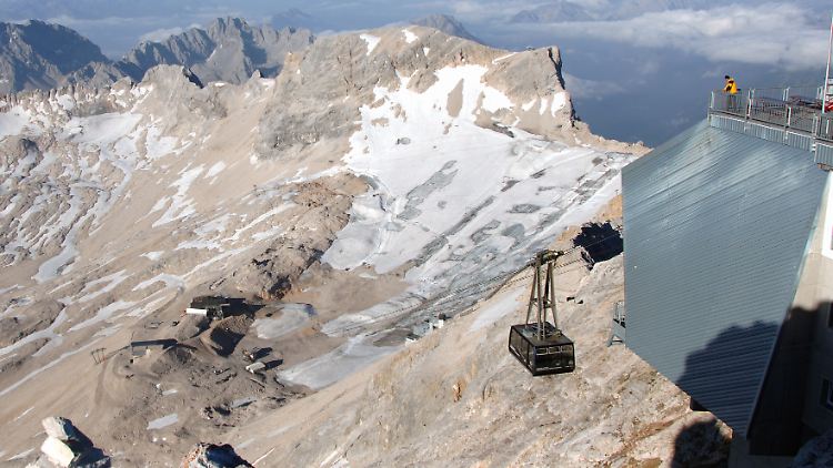 Seilbahn vom Zugspitzplatt zur Bergstation der Zugspitze.