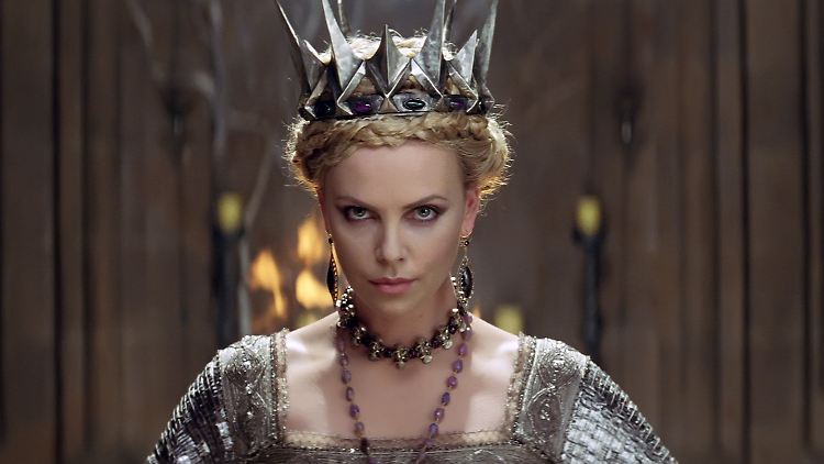 So schön, so böse: Charlize Theron als Königin. 