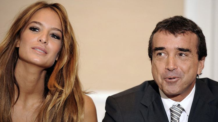 Arnaud Lagardère mit seiner Freundin, das belgische Model Jade Foret (Archivbild).