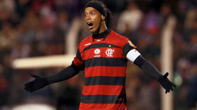 Ronaldinho fiel zuletzt weniger durch gute sportliche Leistungen auf.