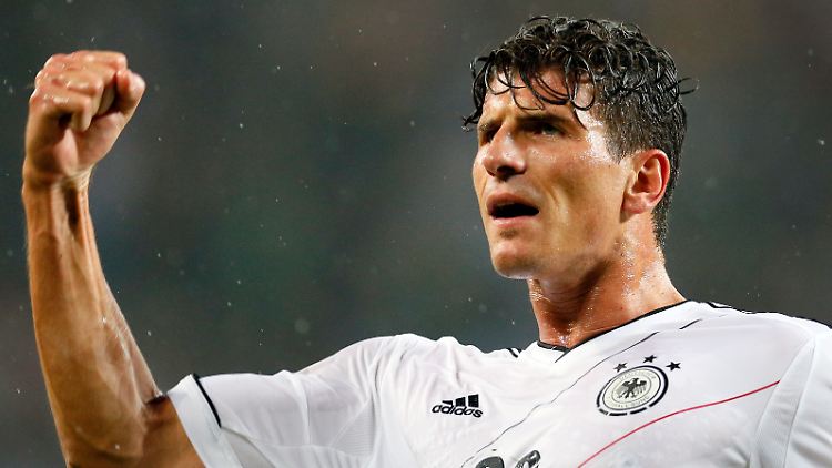 Gomez zeigt die Siegerfaust.