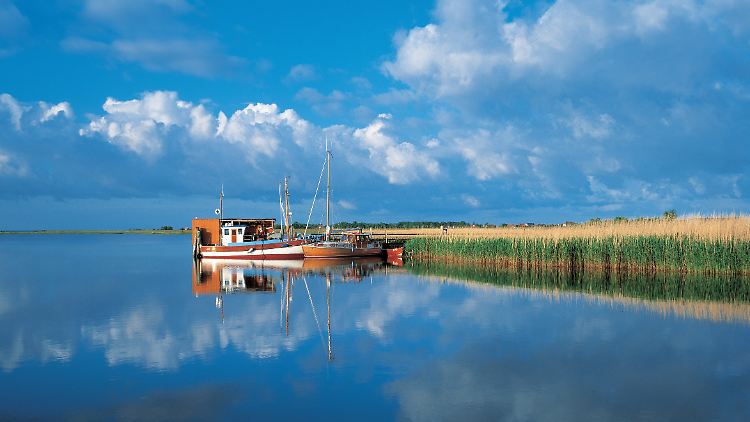 Den weiten Himmel und die intensiven Farben haben Künstler und Badegäste auf Hiddensee schon immer geschätzt.