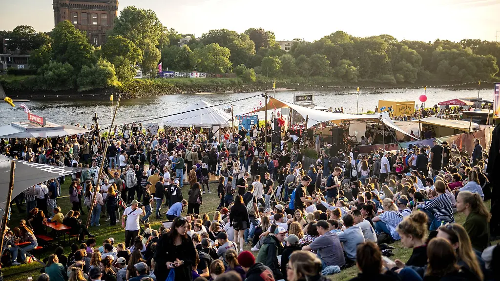 Die-37-Breminale-am-Weserufer-haben-rund-200-000-Menschen-besucht