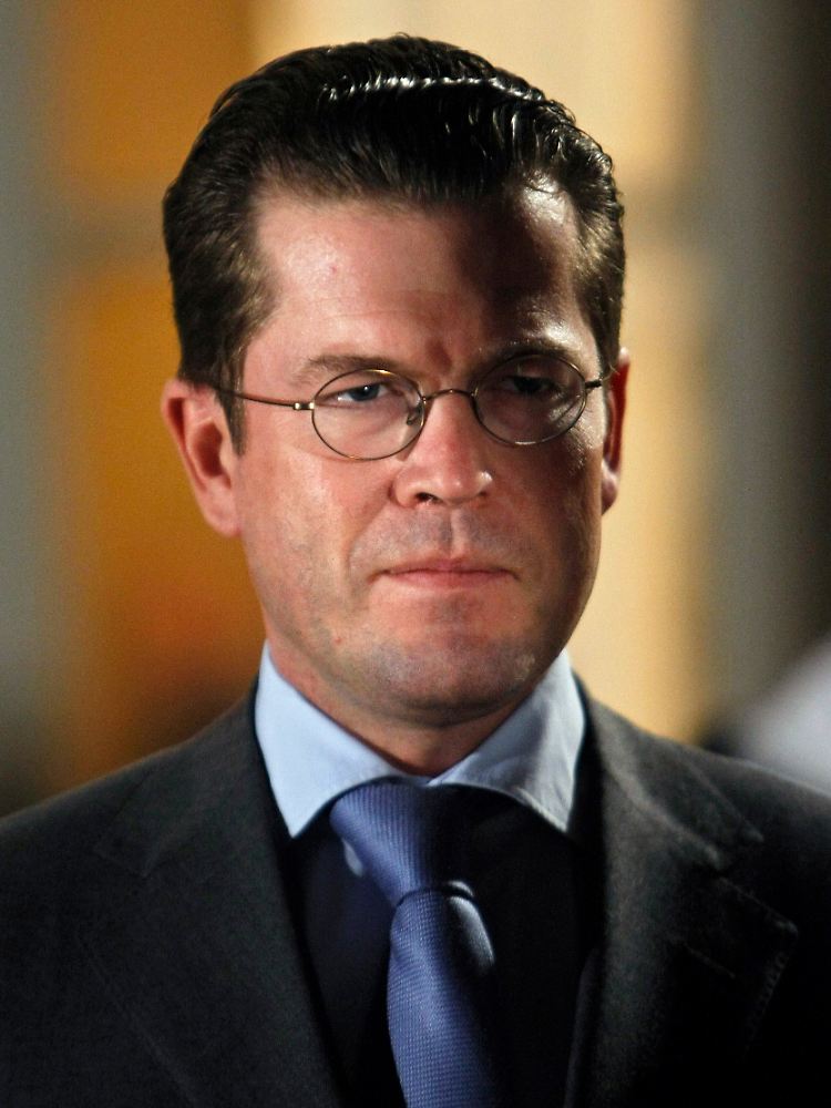 Guttenberg lehnt einen Rücktritt ab.