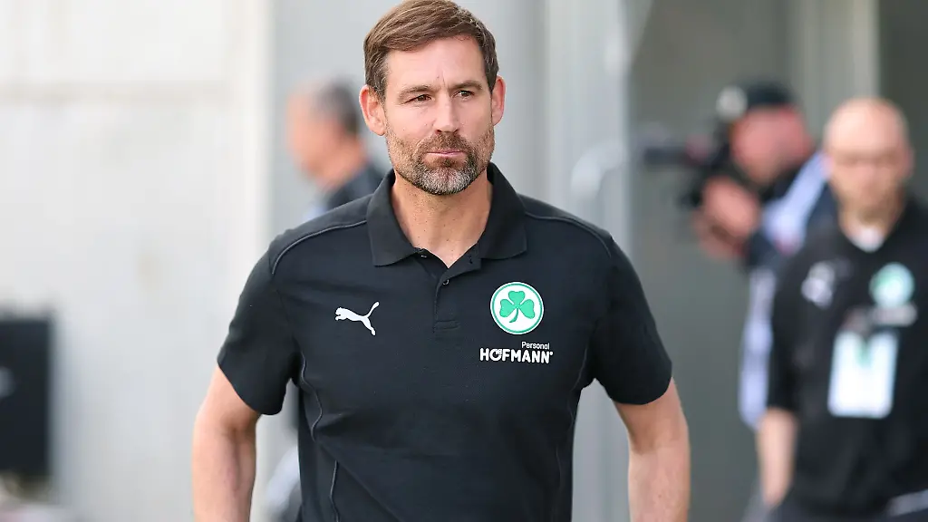 Trainiert-mit-seinem-Team-in-Oesterreich-Thomas-Kleine