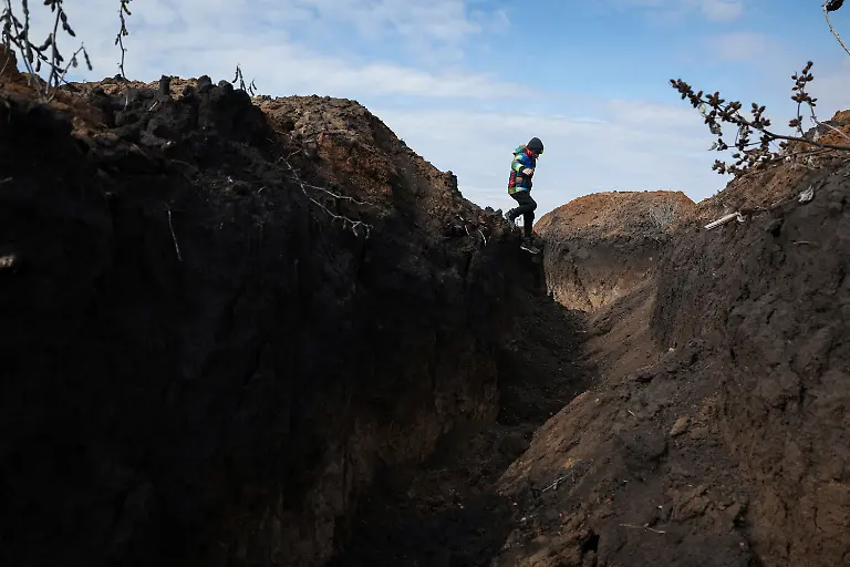 2025-07-10T135045Z-1572269105-MRPRC2MVDAQ0OOG-RTRMADP-3-UKRAINE-CRISIS-CHILDREN-KALYNOVE