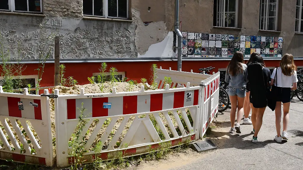 Das-Investitionspaket-des-Bundes-soll-vor-allem-auch-bei-der-Sanierung-von-Schulen-helfen