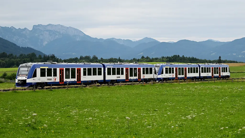 Auf-der-Strecke-von-Muenchen-ins-Oberland-herrscht-derzeit-Stillstand