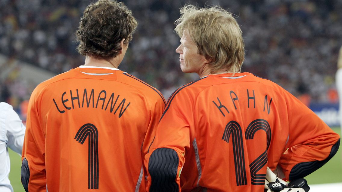Freunde fürs Leben: jens Lehmann und Oliver Kahn bei der WM 2006. Wer wer ist, steht drauf.